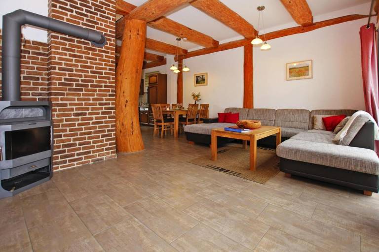 Vacation home with barbeque, yard & terrace — photo 3