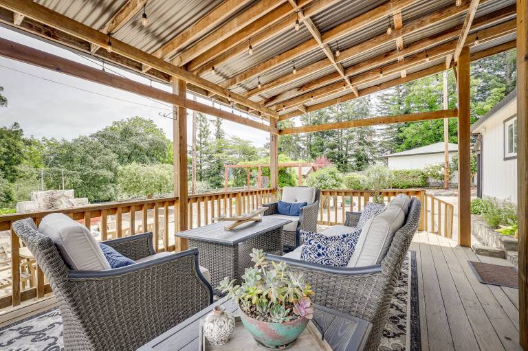 Sonoma County Vacation Rental w Vineyard Views