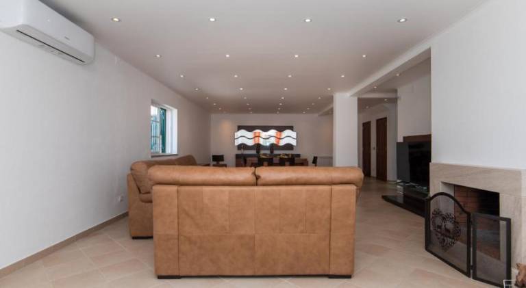 Fully equipped beautiful villa with yard, pool & BBQ | Dogs allowed — photo 4