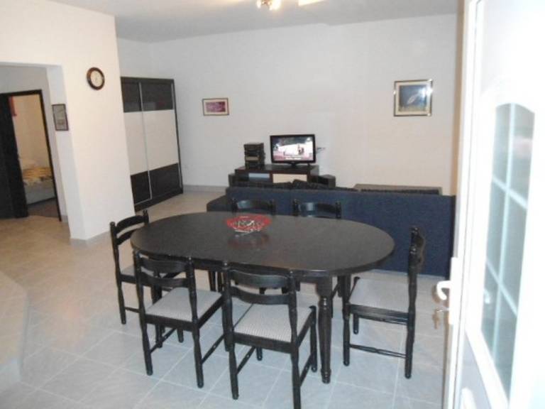 Rental apartment with terrace, garden & barbecue — photo 4