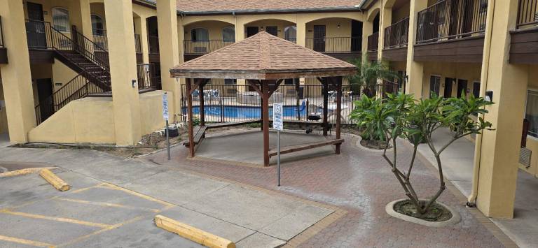 Texas Inn Suites RGV — photo 2