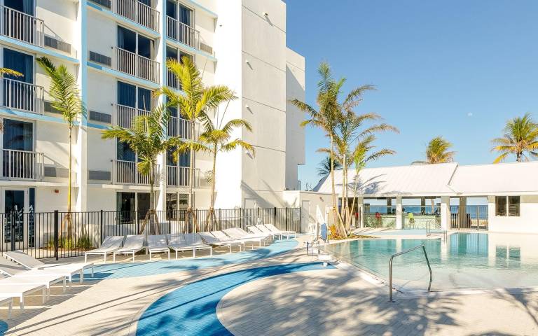 Plunge Beach Resort — photo 2