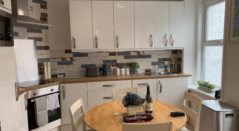 Holiday apartment with 3 rooms for 5 persons — photo 2