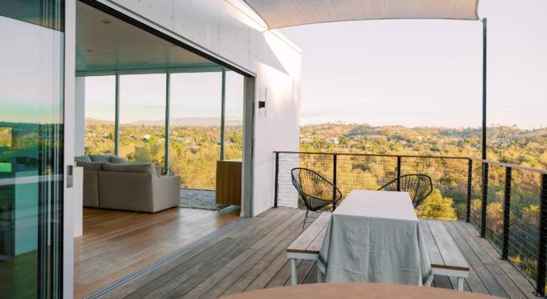 Vacation home with jacuzzi — photo 3