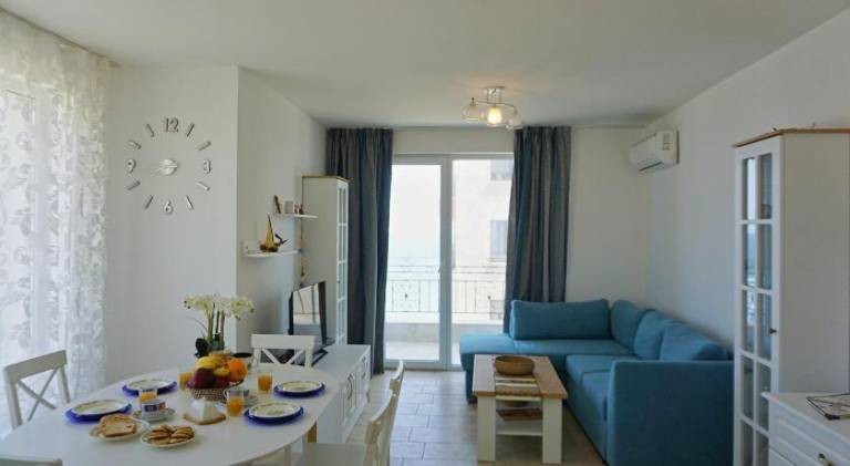 Holiday apartment with terrace — photo 2