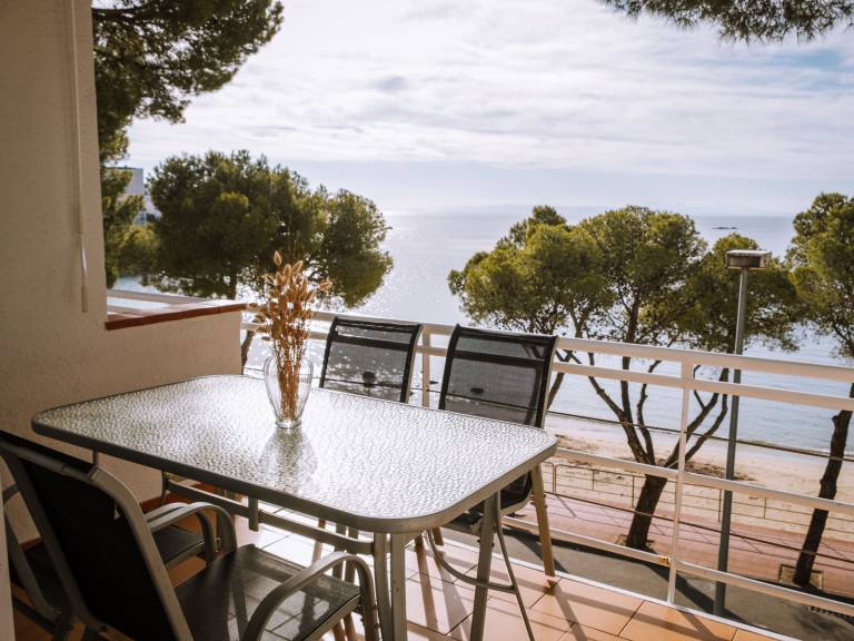 Rental apartment with 1 room for 4 persons in Roses