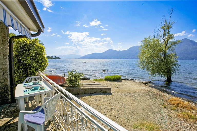 Charming vacation home with terrace | Lake view | Beach nearby | Pets allowed — photo 4
