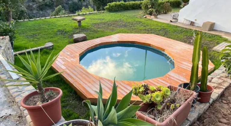 Vacation home with pool — photo 3