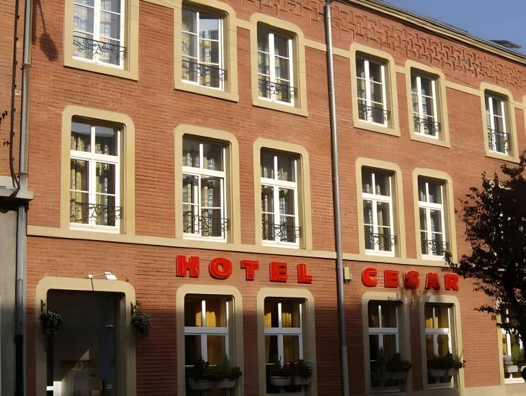 Hotel Cesar Centre-ville Gare Charleville-Mezieres in Charleville-Mezieres