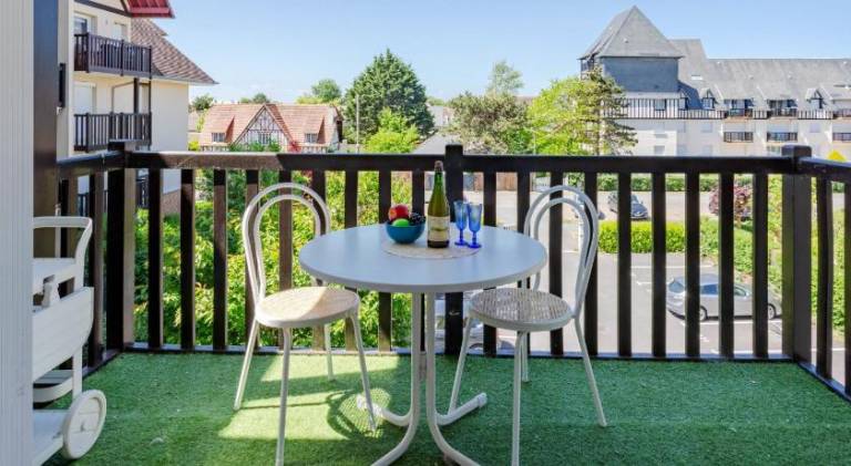 Holiday apartment with 1 room for 4 persons in Cabourg