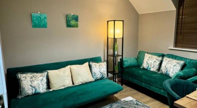 House with 1 room for 6 persons in Swindon
