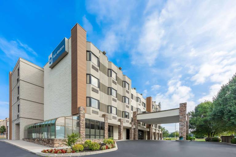 Best Western Knoxville Suites - Downtown in Powell, TN