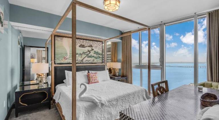 Rental apartment with jacuzzi & pool | Next to Bayfront Park — photo 2