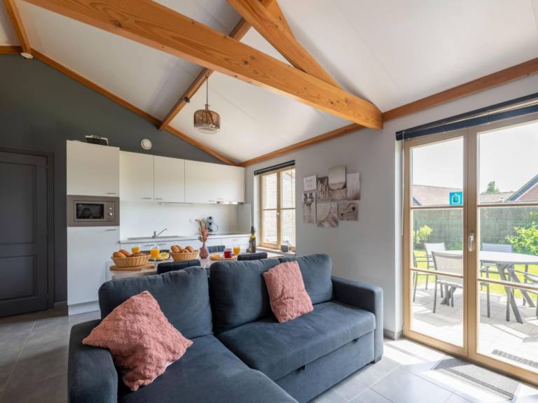 House with garden & patio | Pet-friendly — photo 2