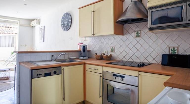 Holiday apartment with 1 room for 5 persons — photo 3