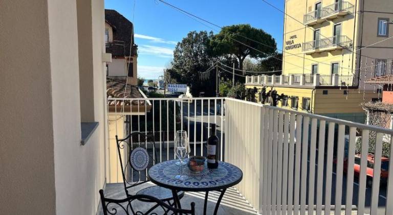 Apartment with terrace — photo 5