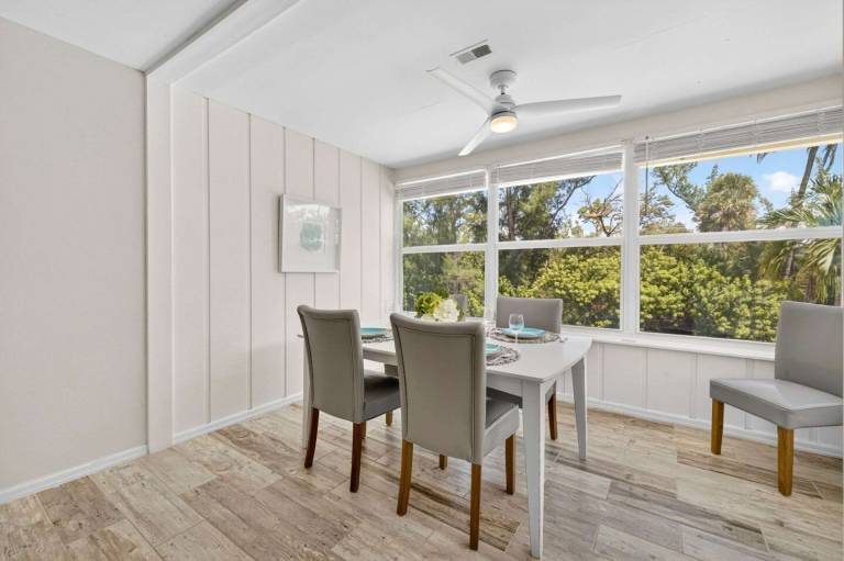 Sand Dollar sleeps 5 Pool 1 Block to Beach — photo 5