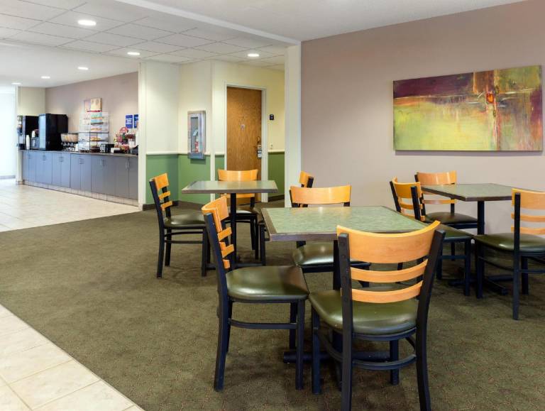 Microtel Inn & Suites by Wyndham Springfield — photo 5