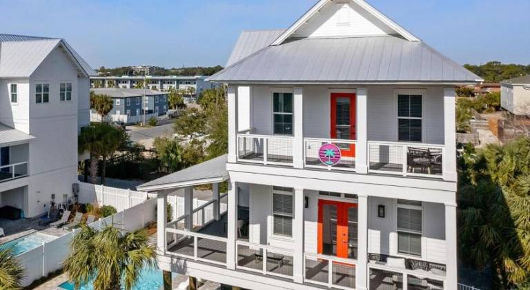 Nice vacation home with pool | Close to the beach | Dogs allowed in Fort Walton Beach, FL