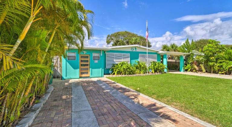 Walkable Florida Duplex 2 Blocks to Cocoa Beach! — photo 5
