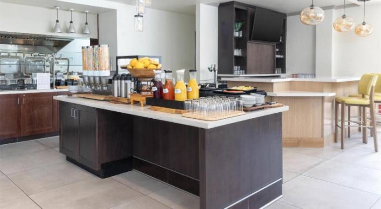 Hilton Garden Inn Ontario/Rancho Cucamonga — photo 4