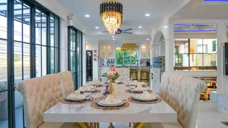 Villa with pool & BBQ | Perfect for remote work | Pets allowed — photo 3