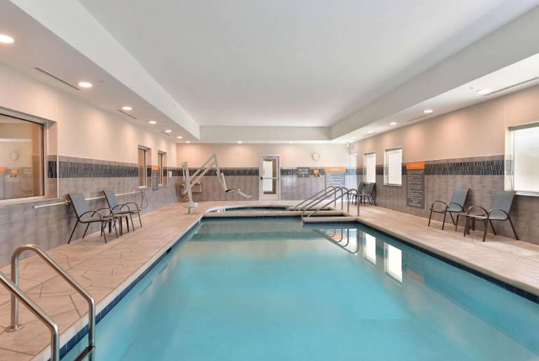 La Quinta Inn & Suites by Wyndham Wisconsin Dells- Lake Delton — photo 3