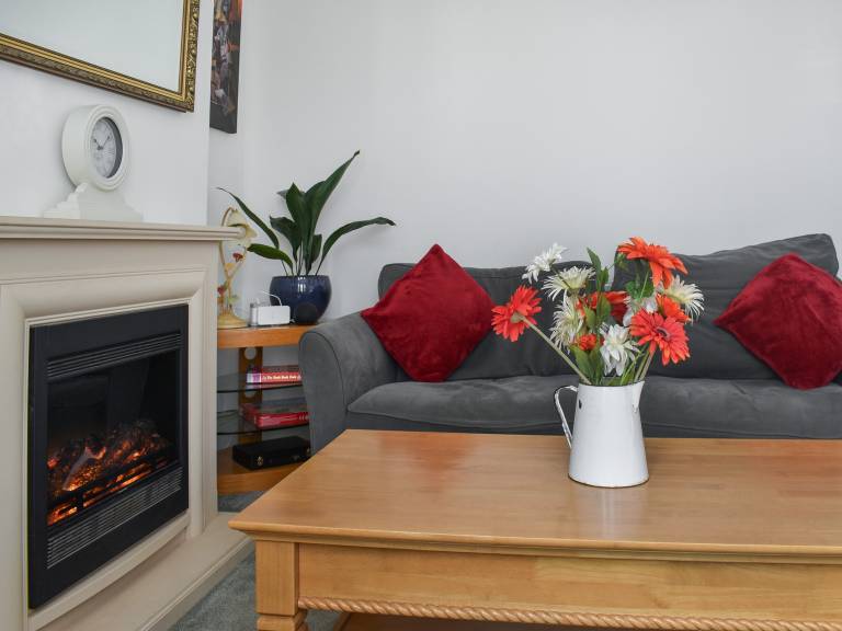 Child-friendly cottage with terrace, grill & garden | River view | Dogs allowed — photo 4