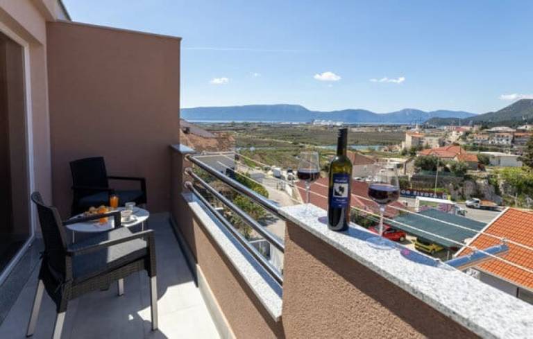 Apartman  Ploče