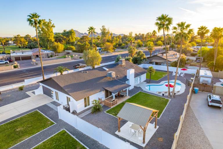 Agave on Cactus Private Pool Firepit Sleeps 10