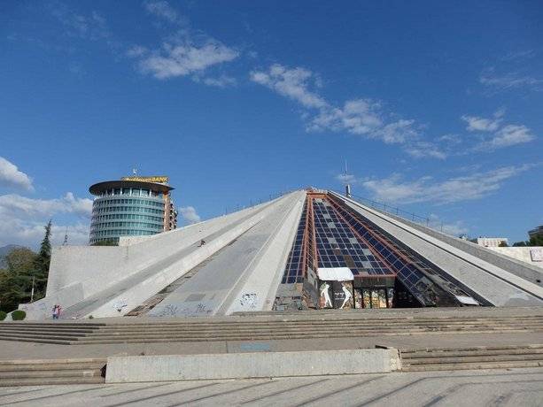 Prenočišče z zajtrkom  Tirana