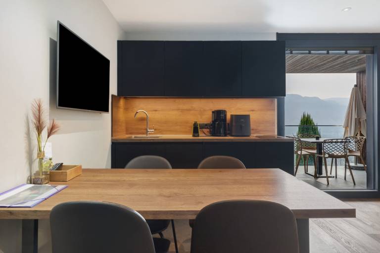 Child-friendly wonderful apartment with pool, jacuzzi & terrace | Mountain view | Suitable for remote work | Dogs allowed — photo 5