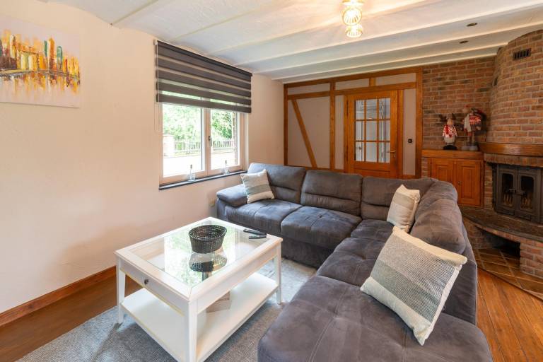 Nice vacation home with yard, patio & BBQ | Nature view | Dogs allowed — photo 2