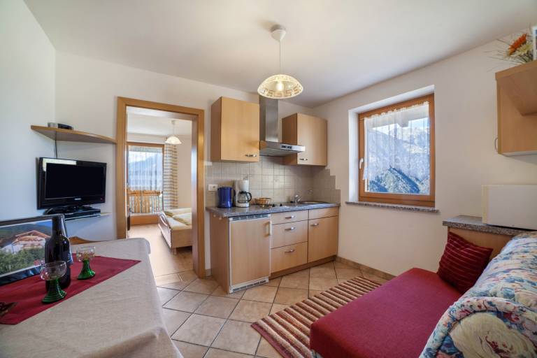 Child-friendly rental apartment with sauna, heated pool & fast internet | Mountain view | Dogs allowed — photo 5