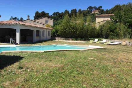 House with pool, BBQ & garden — photo 3