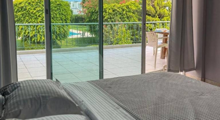 Holiday apartment with pool — photo 2
