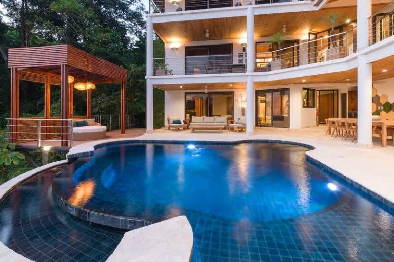 Villa  Manuel Antonio