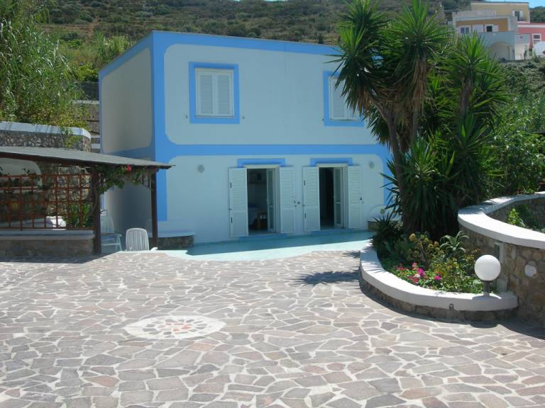 Family-oriented nice rental apartment with garden | Beach nearby | Pets are welcome — photo 4