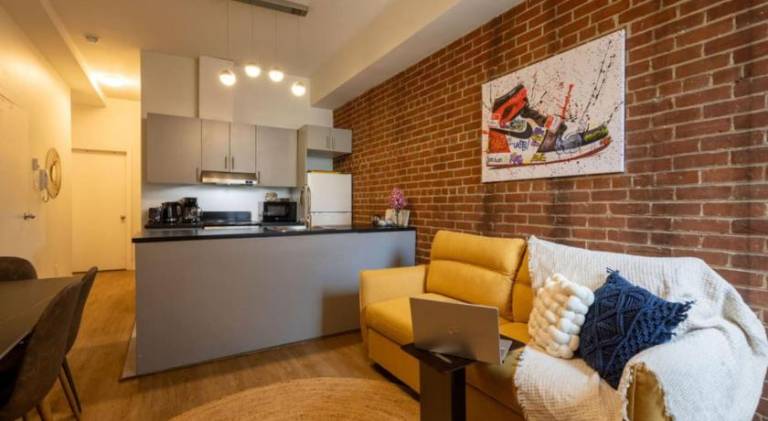 Sleek 2BR in Heart of Downtown Montreal in Montréal, QC