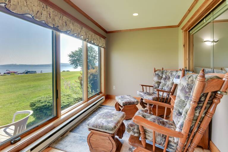 Pool Access Waterfront Lake Memphremagog Condo