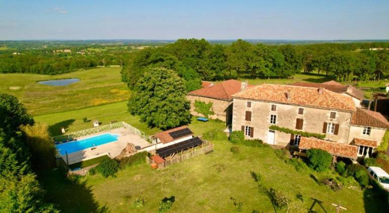 A L Ombre Du Marronnier GITES