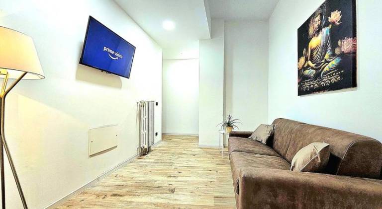 Apartment with patio — photo 5