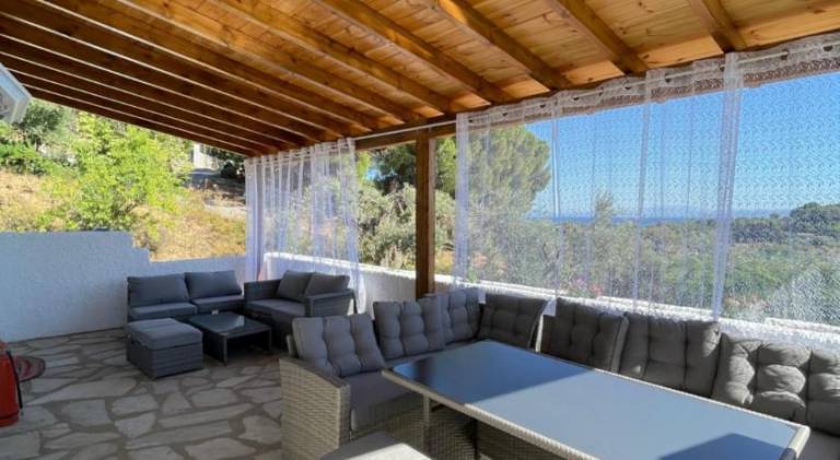 Vacation home with yard & patio | Pet-friendly — photo 3