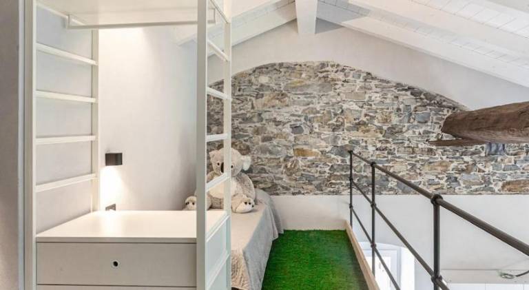 Rental apartment with yard & terrace — photo 2