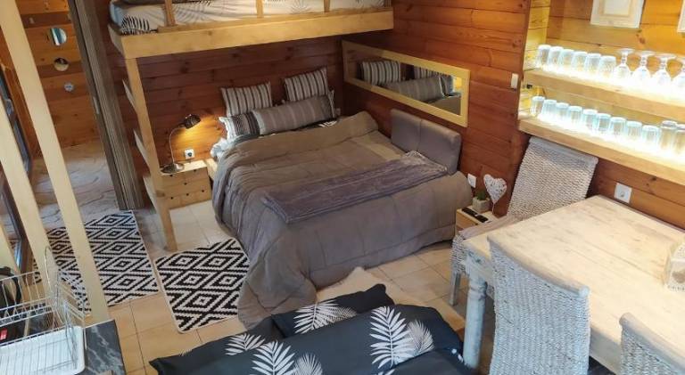 Charming vacation home with terrace, private pool & jacuzzi | Perfect for remote work | Pet-friendly — photo 2