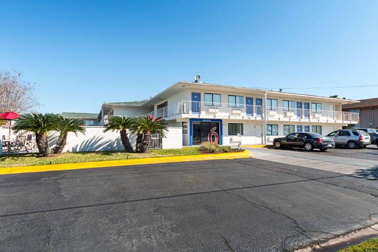 Motel 6 Mcallen, TX — photo 3