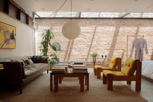 Mane & Saddle Loft