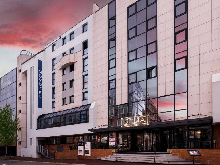 Novotel Paris Suresnes Longchamp in Suresnes