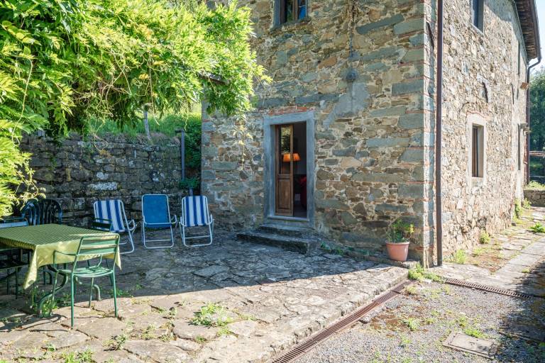 Apartment 'Casa Di Gigi' with Mountain View, Shared Pool and Wi-Fi in Pistoia