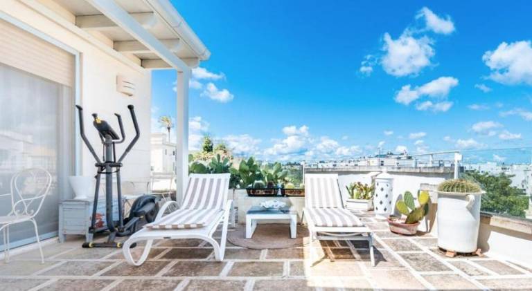 Holiday apartment with patio — photo 5